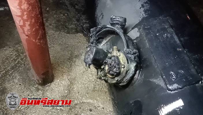จันทบุรี-ไฟไหม้ถังก๊าซเก่าหวิดไหม้อู่ซ่อมรถ