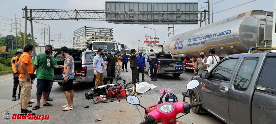 ปราจีนบุรี – ระวังภัย!หนุ่มพนักงานบริษัทขับจักรยานยนต์รีบเกินพุ่งชนท้ายรถยนต์กระบะเสียชีวิตคาที่