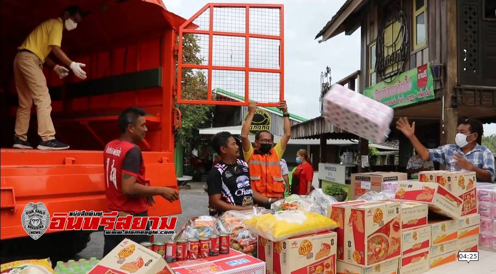 สุพรรณบุรี-ตักบาตรเทโวนำข้าวสารอาหารแห้งช่วยเหลือผู้ประสบภัยน้ำท่วม สุพรรณบุรี-ตักบาตรเทโวนำข้าวสารอาหารแห้งช่วยเหลือผู้ประสบภัยน้ำท่วม