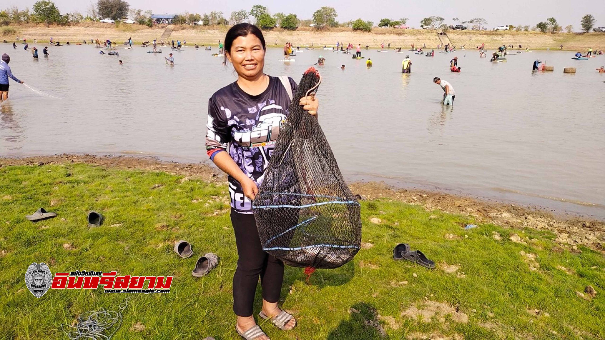 สุพรรณบุรี-แข่งขันเหวี่ยงแหจับปลาสร้างรายได้ให้กับชาวบ้านในชุมชน