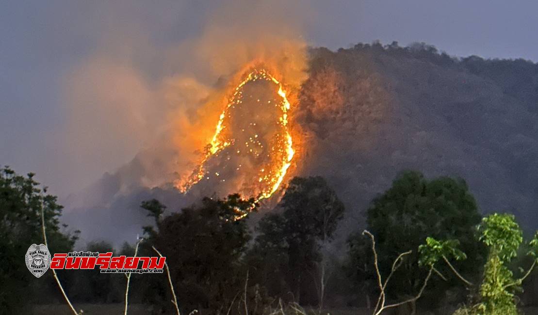 ปราจีนบุรี-ไฟไหม้ป่าบนเขาอีโต้..!!เพลิงแดงฉาน ล่าสุดบนเขายังไหม้ต่อเนื่อง..รอระดมทหารดับต่อพรุ่งนี้ (4ม.ค.)