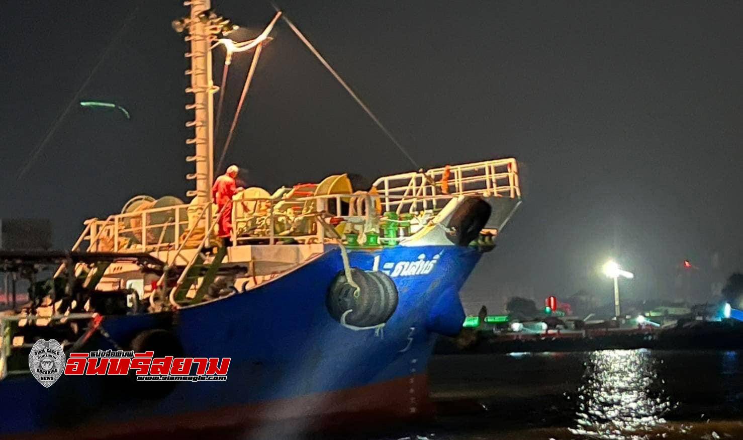 ชลบุรี-ทัพเรือภาคที่ 1 จับกุมเรือขนน้ำมันเถื่อน 3 แสนลิตร กลางแม่น้ำเจ้าพระยา