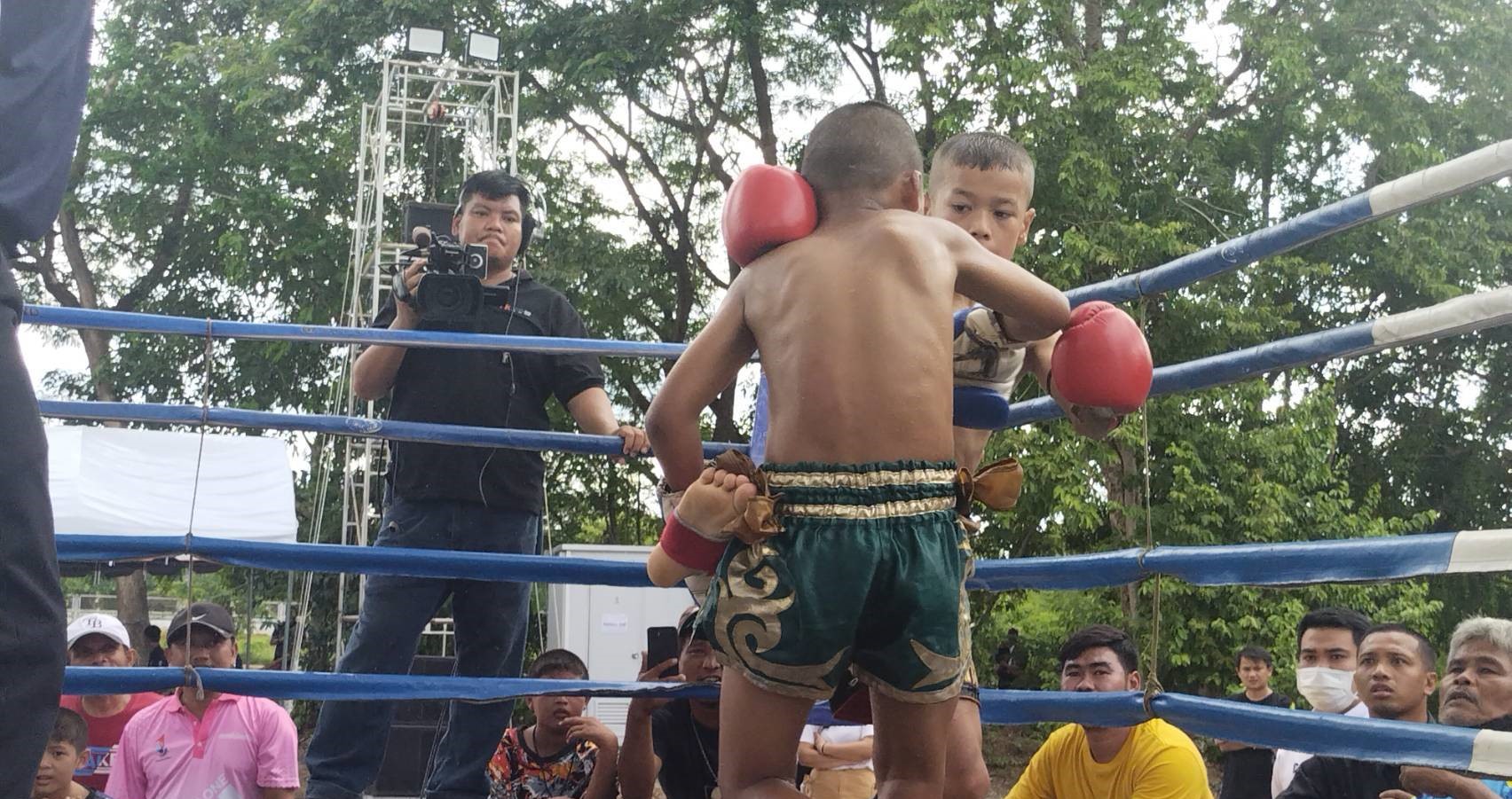 กาญจนบุรี-จัดกิจกรรมกีฬาชกมวยไทยสากลต่อต้านภัยยาเสพติดเพื่อการกุศล Sharp Fighter