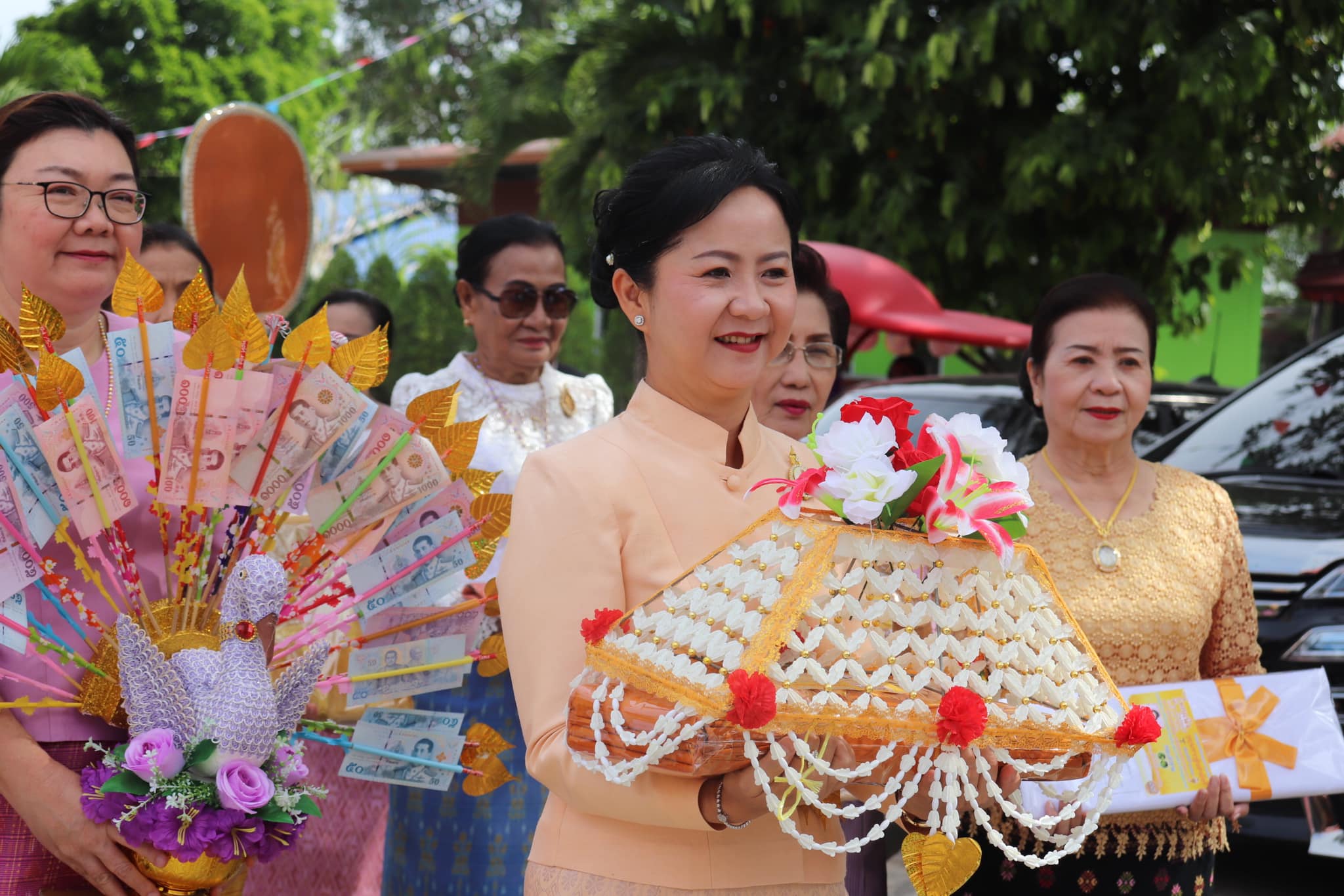 อุบลราชธานี-เหล่ากาชาดจังหวัด ทอดกฐินสามัคคี 15 วัด อุบลราชธานี-เหล่ากาชาดจังหวัด ทอดกฐินสามัคคี 15 วัด