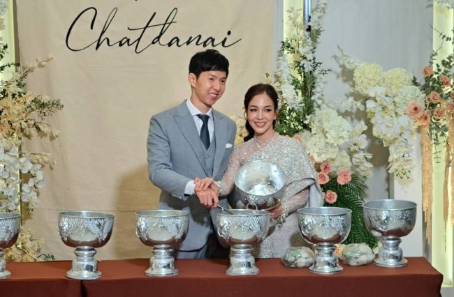 นครสวรรค์-ผอ.อรุณ จัดงานมงคลสมรสลูกสาว”หมอกวาง” กับ”ดร.ตั้ว” ลูกชายเภสัช
