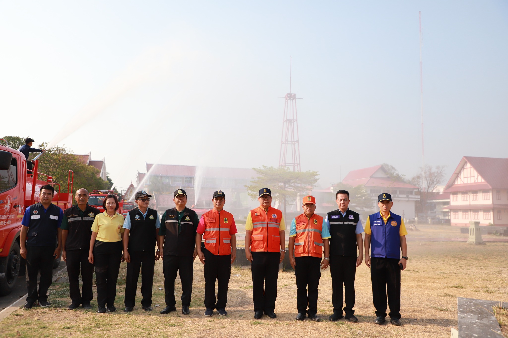 อุบลราชธานี-ฉีดพ่นละอองน้ำ เพื่อลดฝุ่นละอองขนาดเล็ก (PM2.5) อุบลราชธานี-ฉีดพ่นละอองน้ำ เพื่อลดฝุ่นละอองขนาดเล็ก (PM2.5)