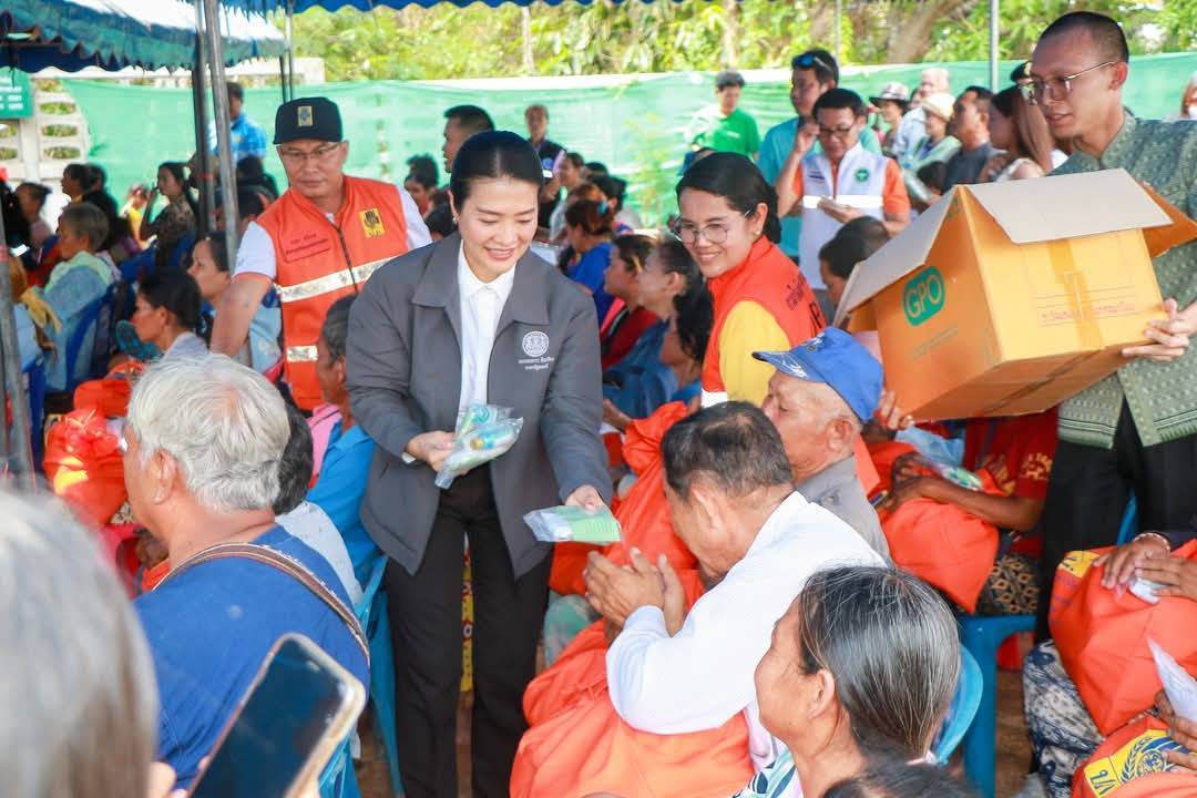 อำนาจเจริญ-มท.4 ลงพื้นที่ตรวจราชการและมอบสิ่งของช่วยเหลือผู้ประสบวาตภัย อำนาจเจริญ-มท.4 ลงพื้นที่ตรวจราชการและมอบสิ่งของช่วยเหลือผู้ประสบวาตภัย