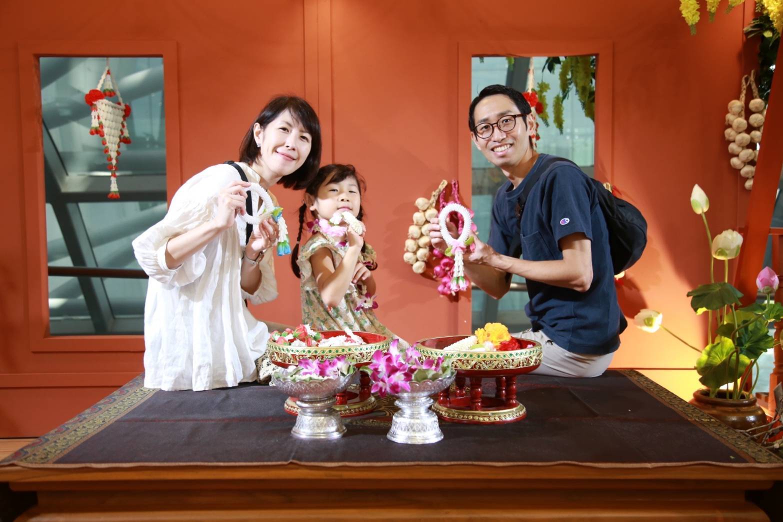 สมุทรปราการ-ท่าอากาศยานสุวรรณภูมิจัดกิจกรรมสร้างบรรยากาศต้อนรับนักท่องเที่ยวตลอดเทศกาลสงกรานต์ สมุทรปราการ-ท่าอากาศยานสุวรรณภูมิจัดกิจกรรมสร้างบรรยากาศต้อนรับนักท่องเที่ยวตลอดเทศกาลสงกรานต์