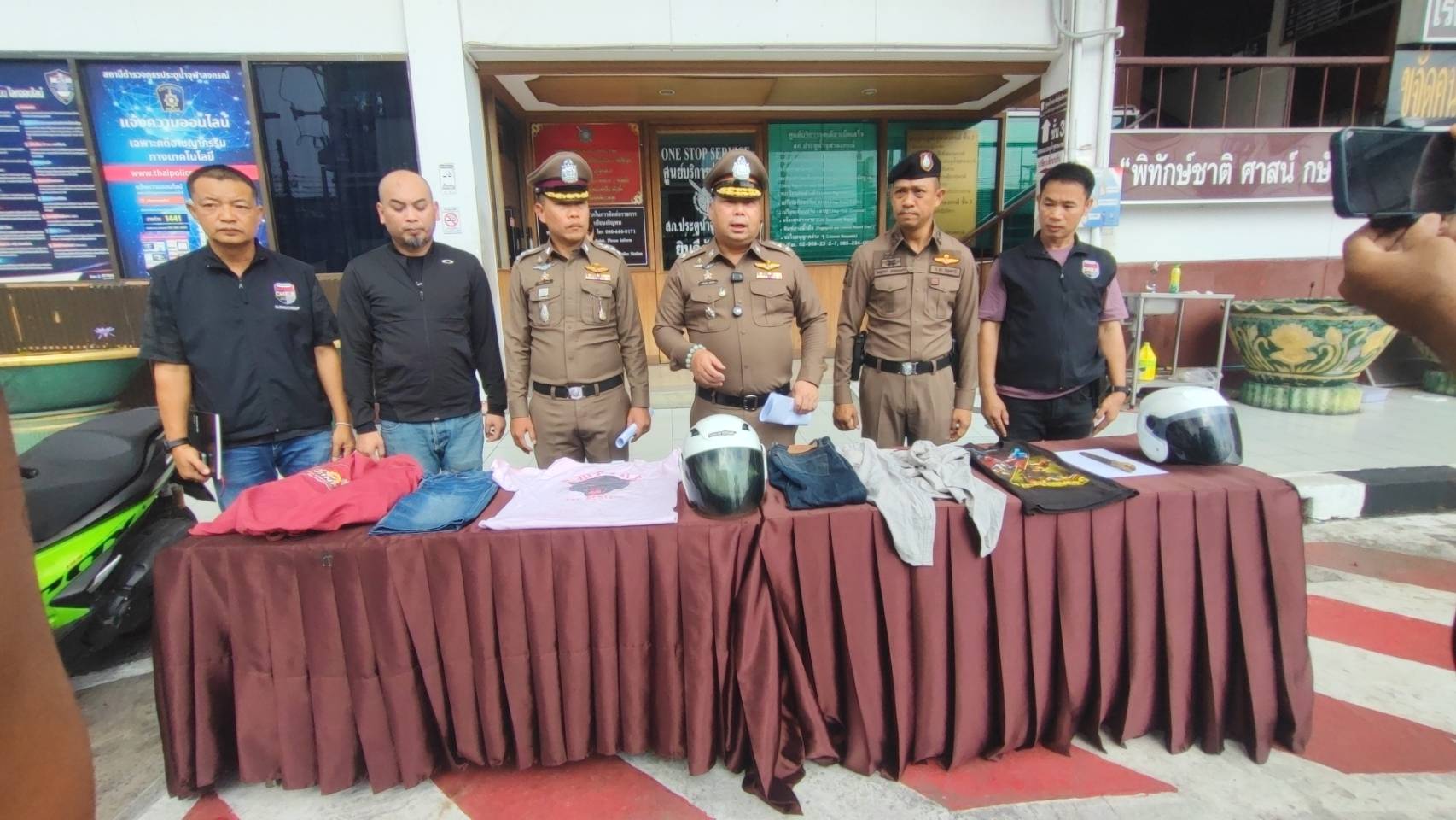 ปทุมธานี-ตร.รวบ 3 วัยโจ๋แทงนศ.วิศวะปี 4 เสียชีวิต ปทุมธานี-ตร.รวบ 3 วัยโจ๋แทงนศ.วิศวะปี 4 เสียชีวิต