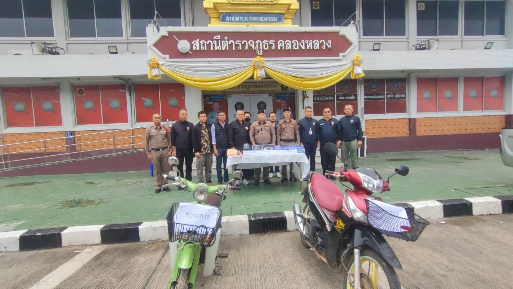 ปทุมธานี-ตร.จับพม่ามือฆ่าพ่อค้าเศษเนื้อ เช็คประวัติแหกคุกคดียาเสพติดที่ประเทศเมียนม่า ปทุมธานี-ตร.จับพม่ามือฆ่าพ่อค้าเศษเนื้อ เช็คประวัติแหกคุกคดียาเสพติดที่ประเทศเมียนม่า