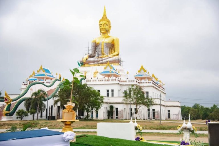 นครสวรรค์-ผู้ว่าฯประกอบพิธีปลูกต้น “พระศรีมหาโพธิทศมราชบพิตร”ณ พุทธอุทยานนครสวรรค์